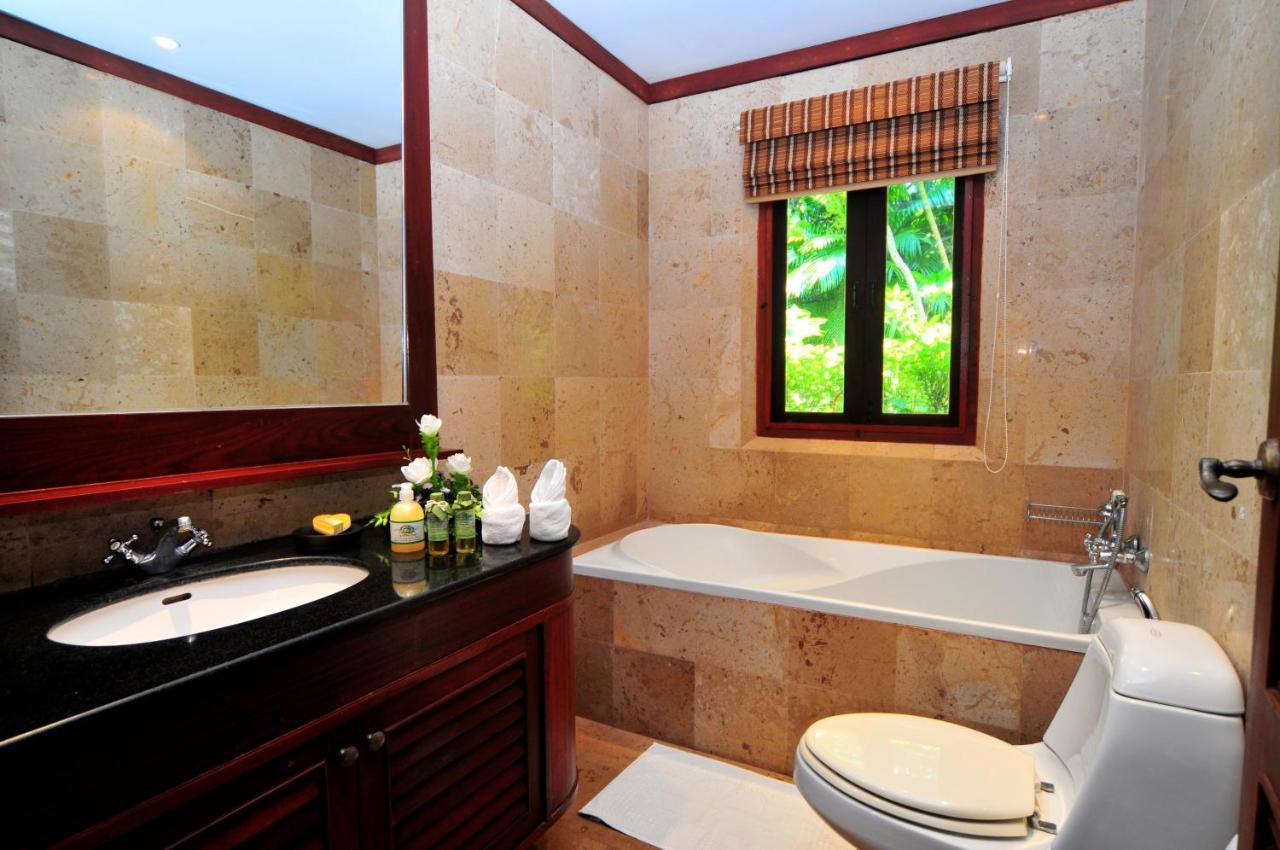 Nakawanna Villa Phuket Extérieur photo